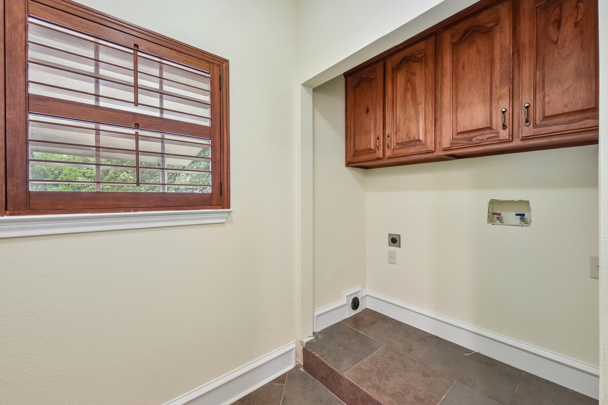 Oak Forest Dr-S2806-032.jpg