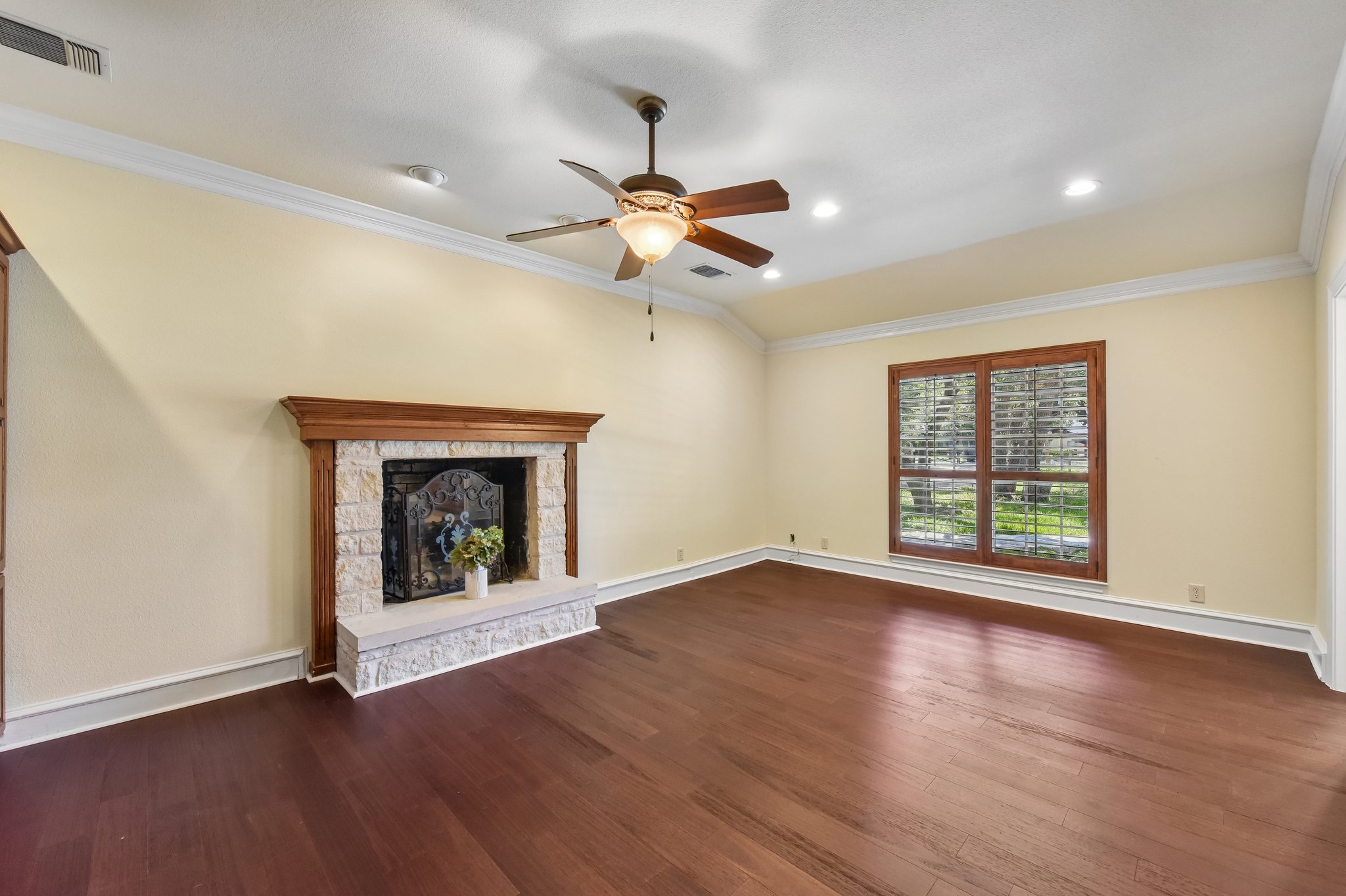 Oak Forest Dr-S2806-036.jpg