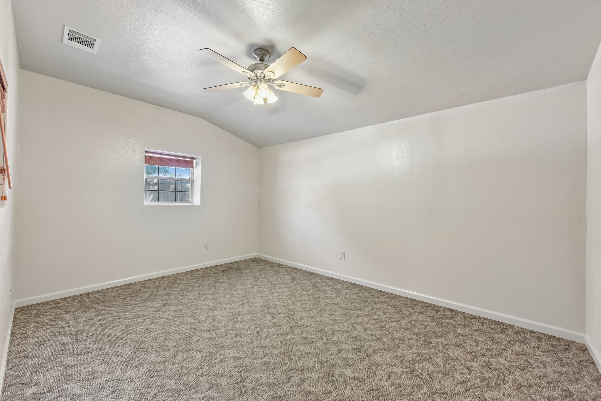 Oak Forest Dr-S2806-056.jpg