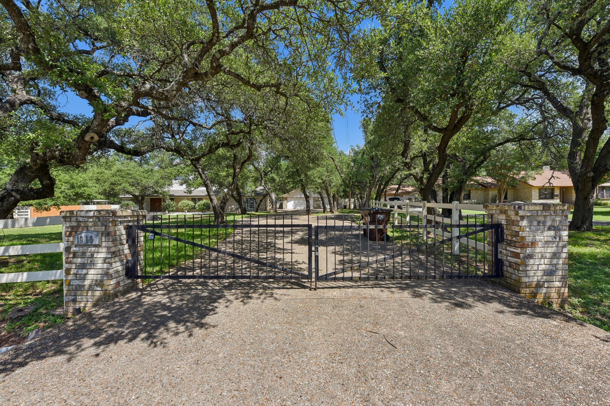 Oak Forest Dr-S2806-071.jpg