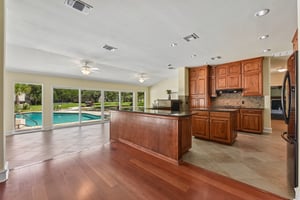 Oak Forest Dr-S2806-015.jpg