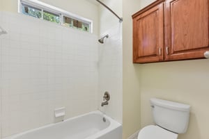 Oak Forest Dr-S2806-029.jpg