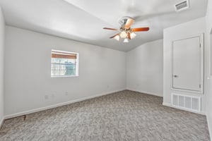 Oak Forest Dr-S2806-057.jpg