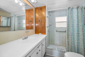 Bathroom2