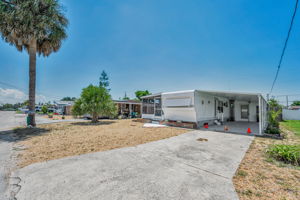 Front Exterior4