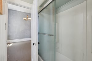 Myrtle St-L1606-021.jpg
