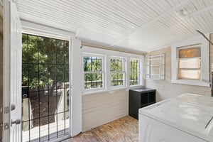 Myrtle St-L1606-033.jpg