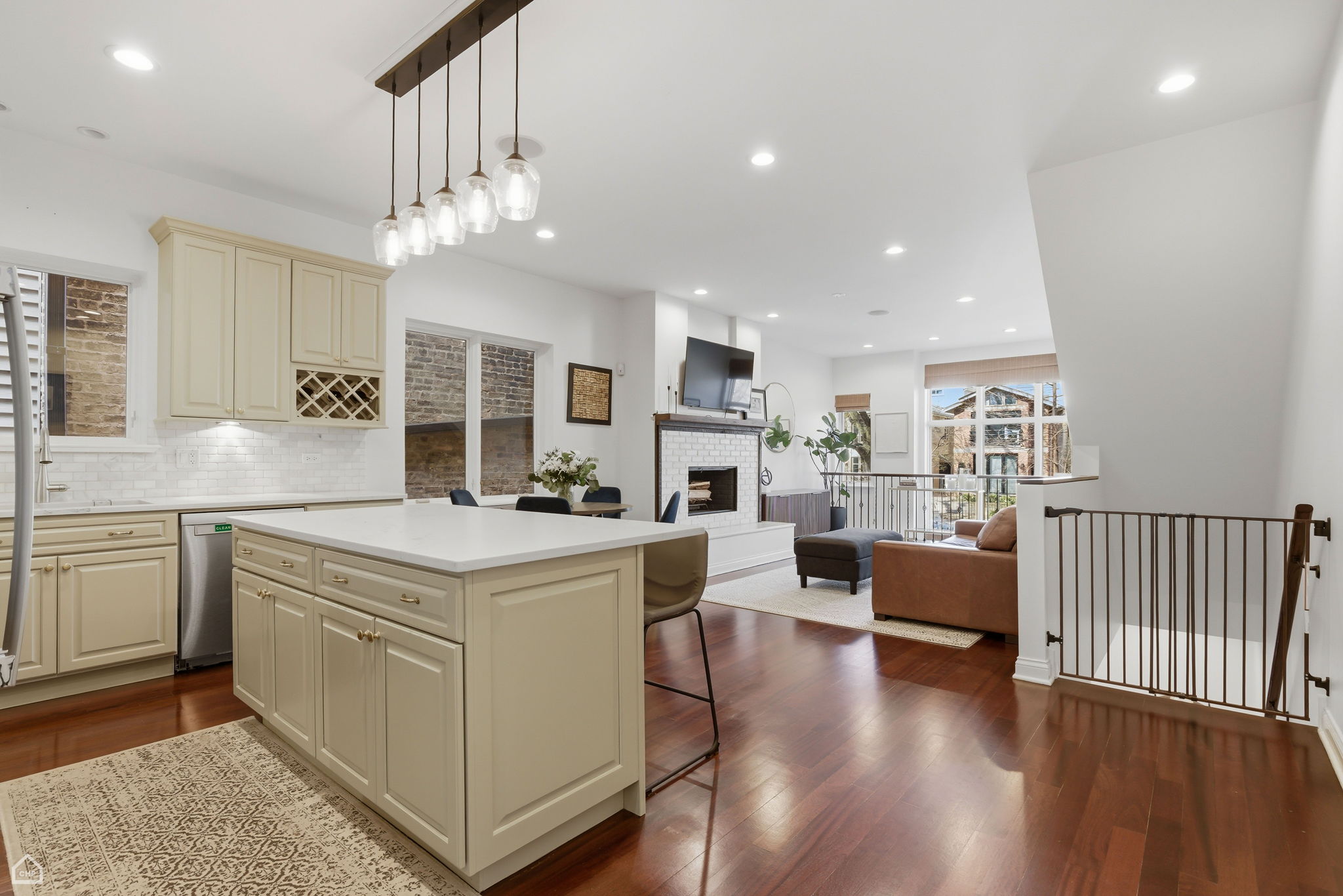 1917 W Potomac Ave 1 - NGC_014