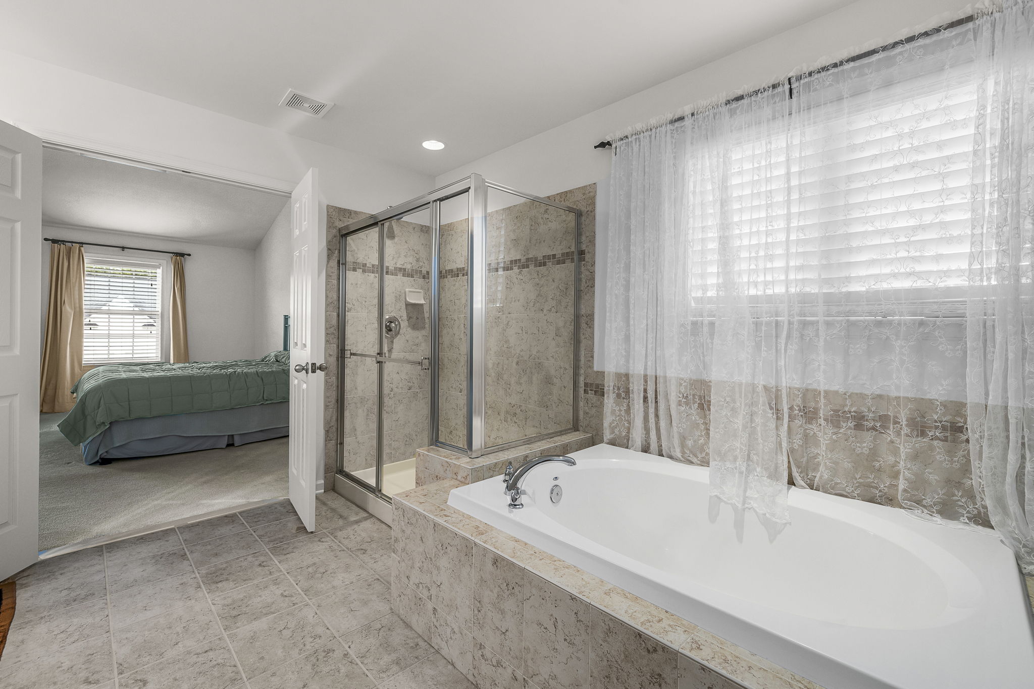  Photo 49