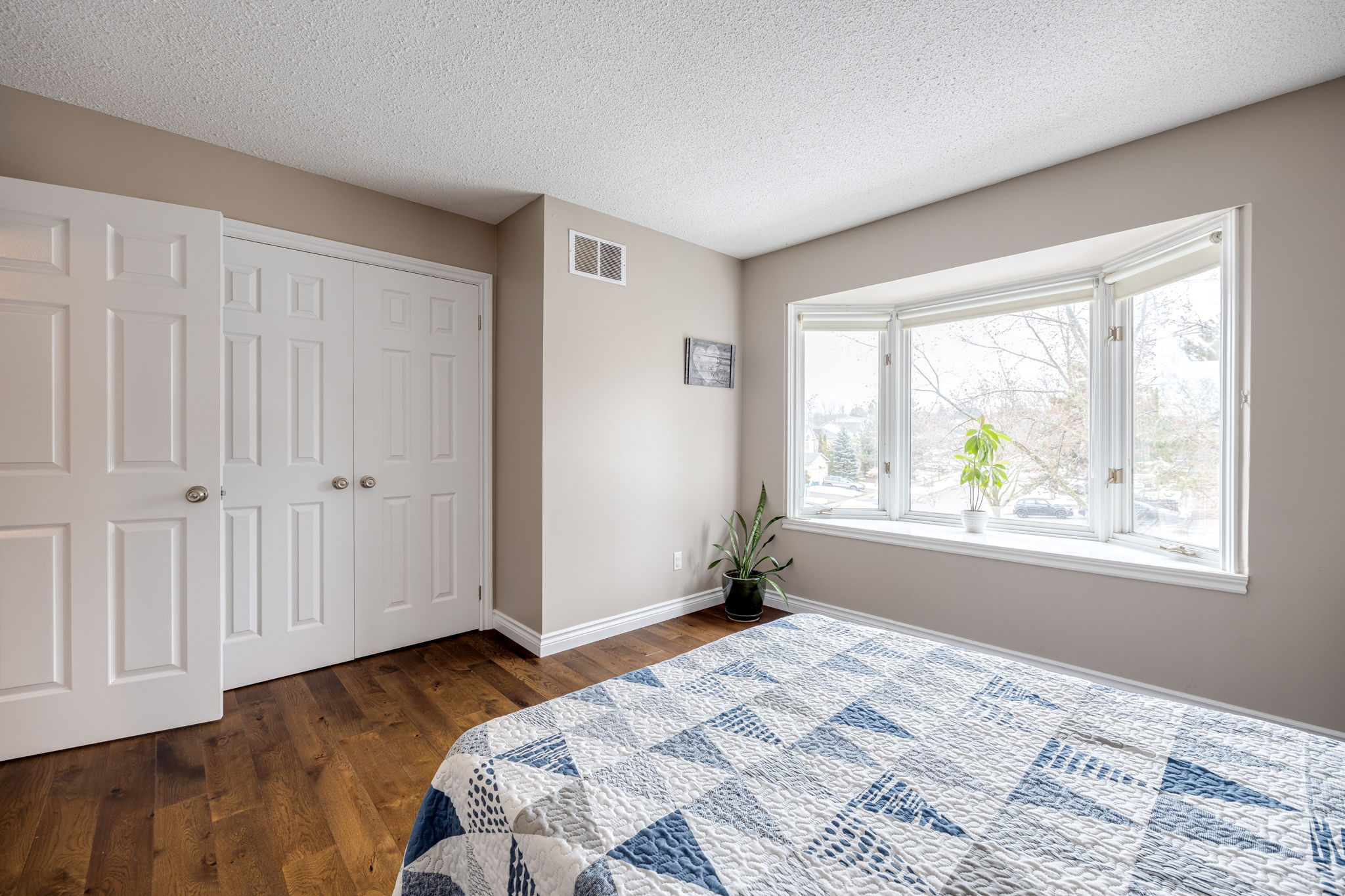 Aurora property showcase — delivered property photograph 36