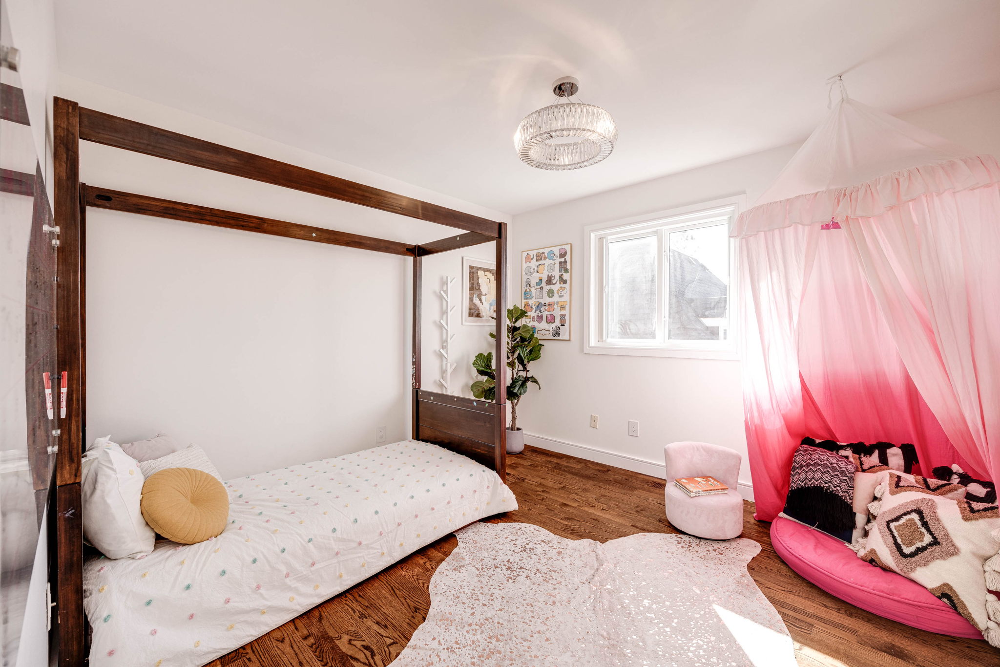 Toronto property showcase — delivered property photograph 40