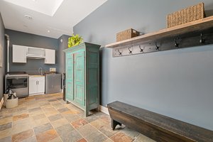 Large Laundry/Mud Room