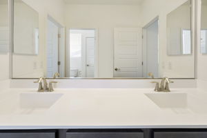  Photo 64