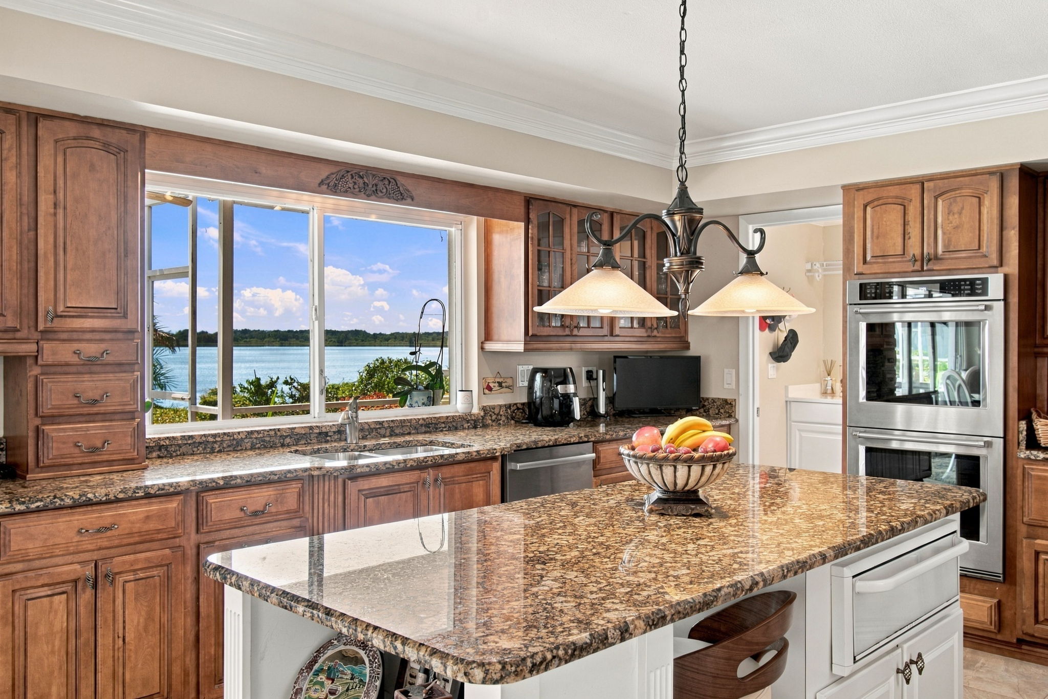 Kitchen - Pass through window to outdoor bar