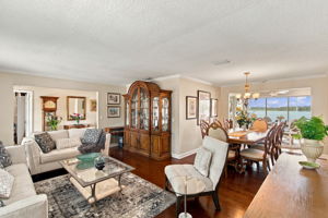 Formal living & dining rooms - Hardwood flooring