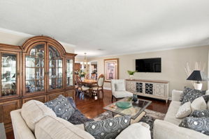 ormal Living Room