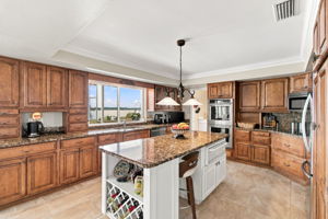 Lakeview Custom Island Kitchen - Granite Countertops