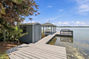 Dock/Boathouse with Lift