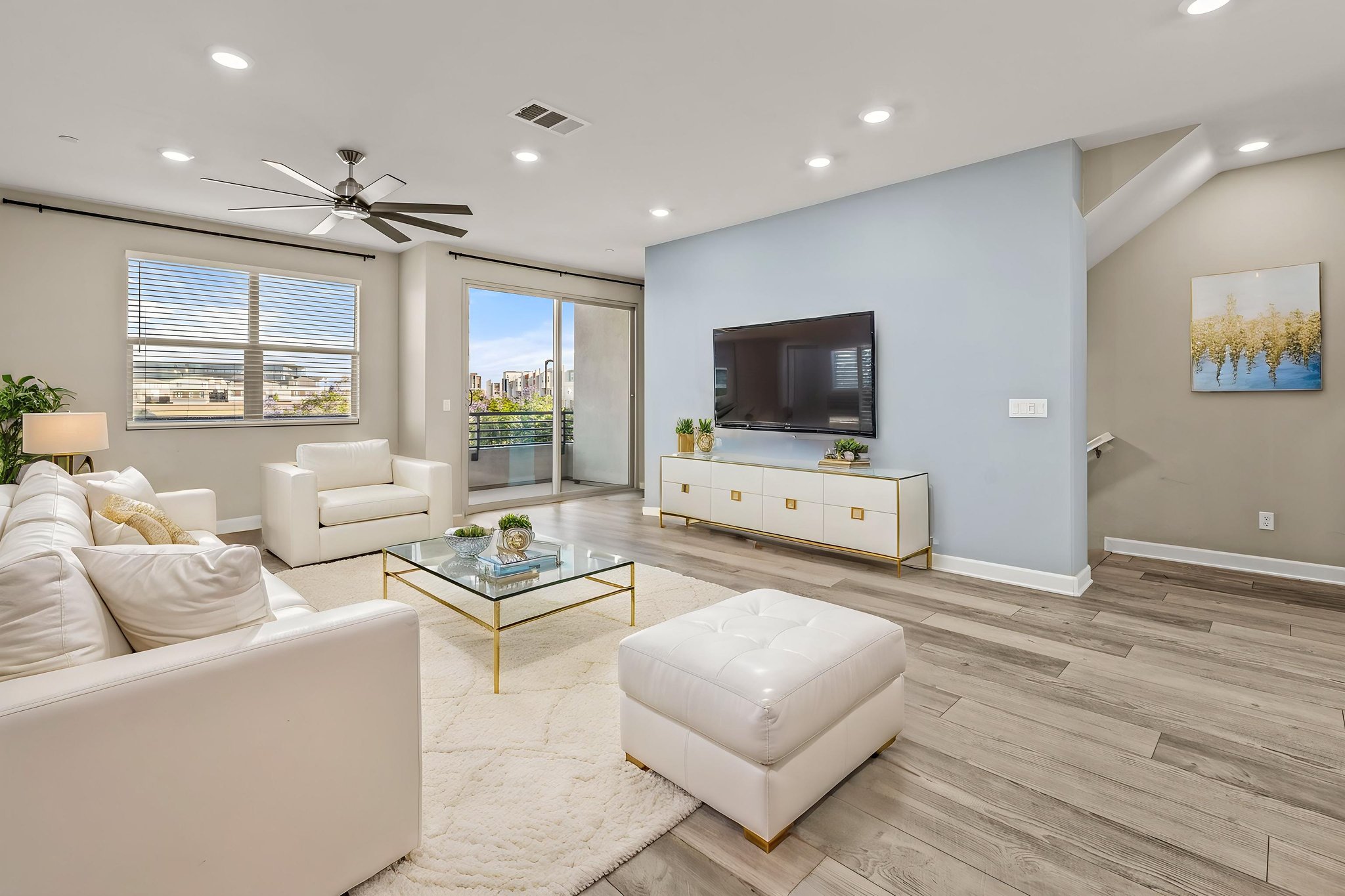 C83A0031-2 virtually staged.jpeg