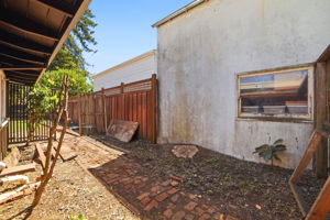039_F8_1924 Diamond Ct
