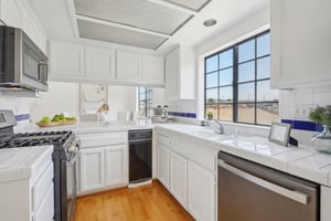 Mathews Ave-0805-022.jpg