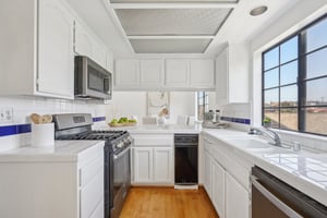 Mathews Ave-0805-023.jpg