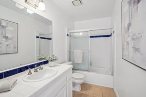 Mathews Ave-0805-028.jpg