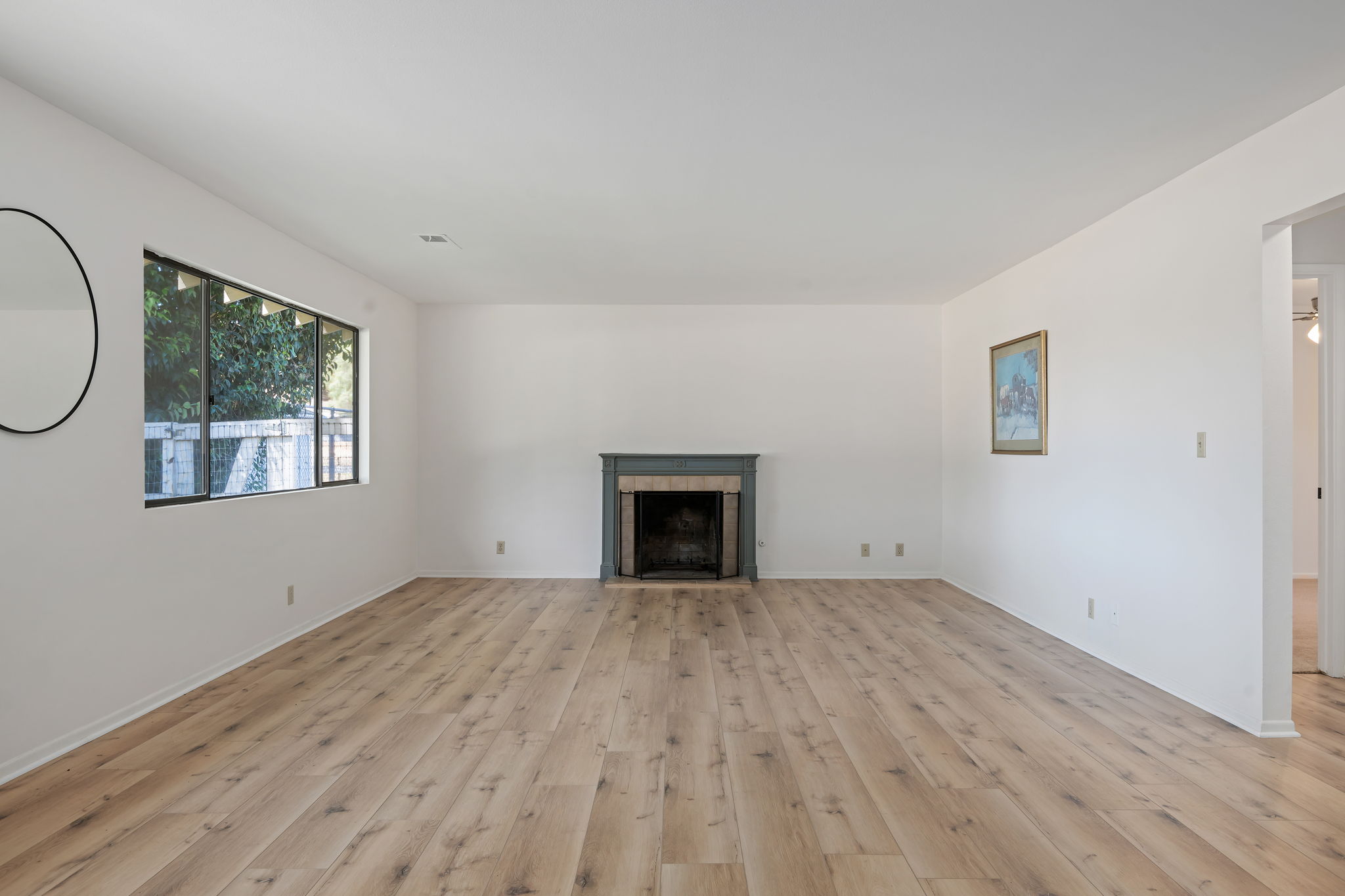 04 - Living Area