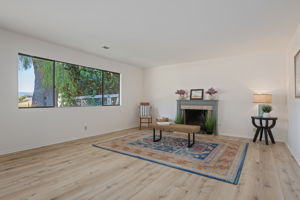 02 - Living Area