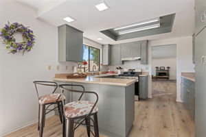 11 - Kitchen