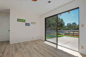 16 - Breakfast Area