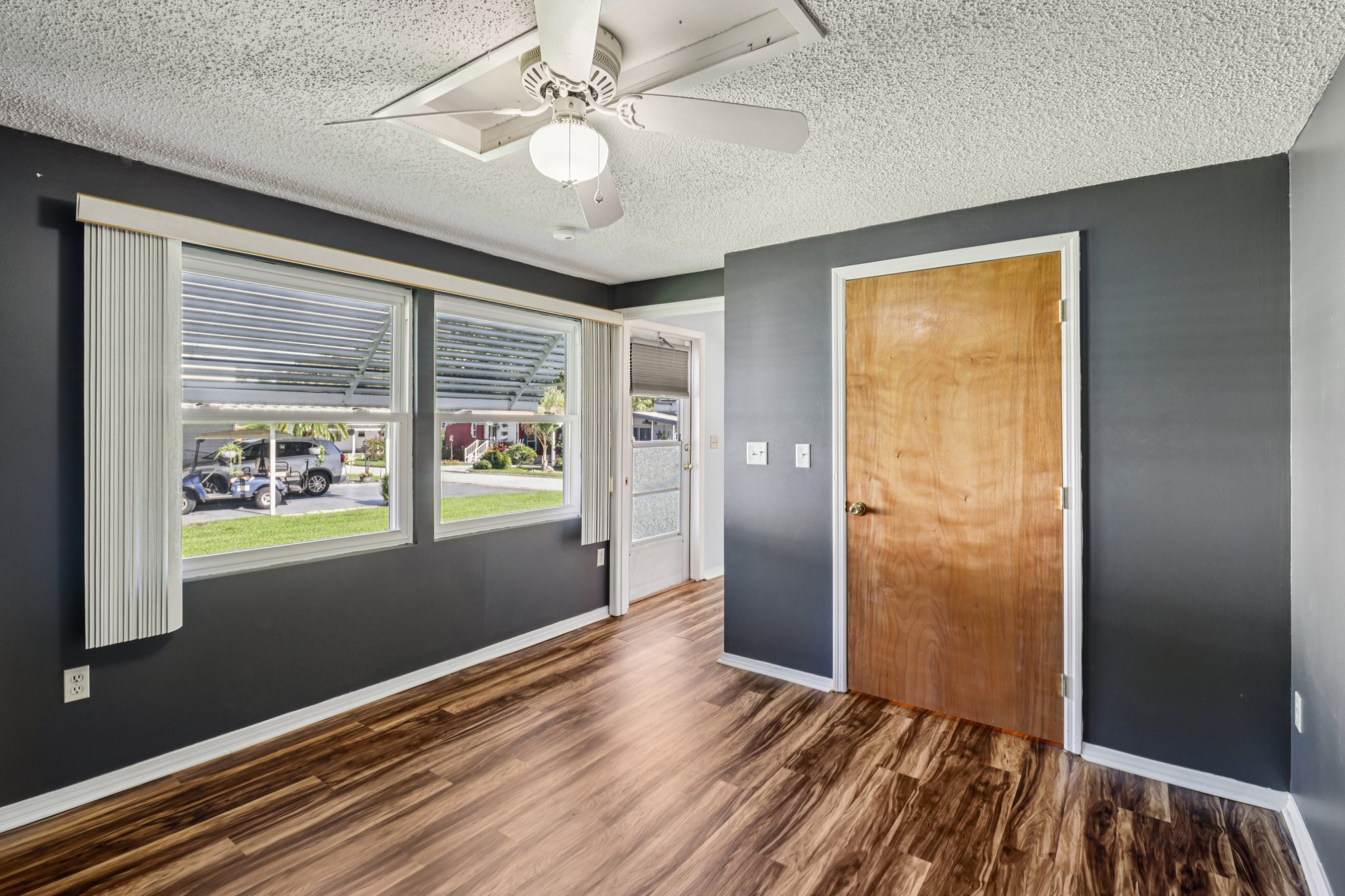 Brookside Dr-S2310-019.jpg