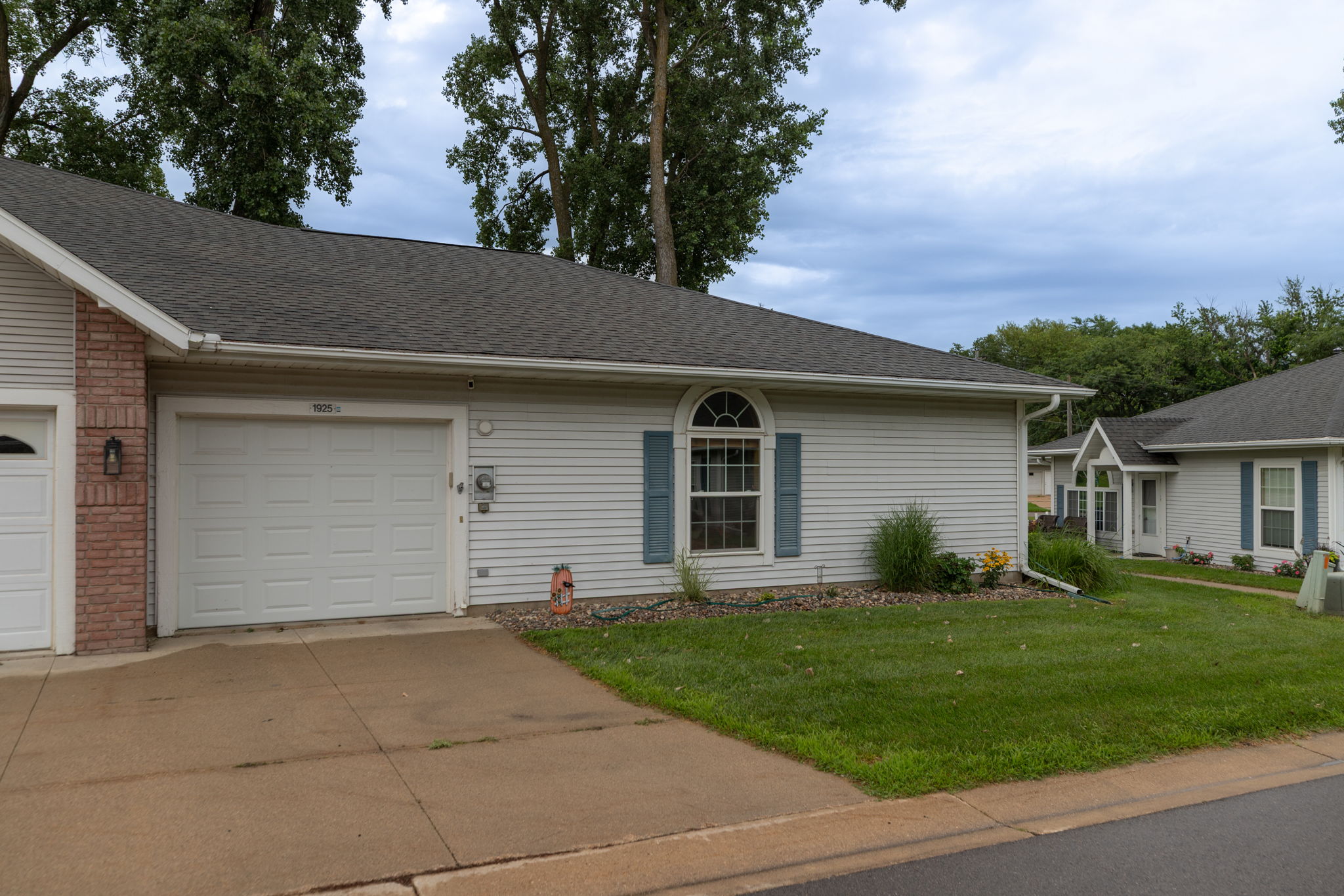 24-Garage