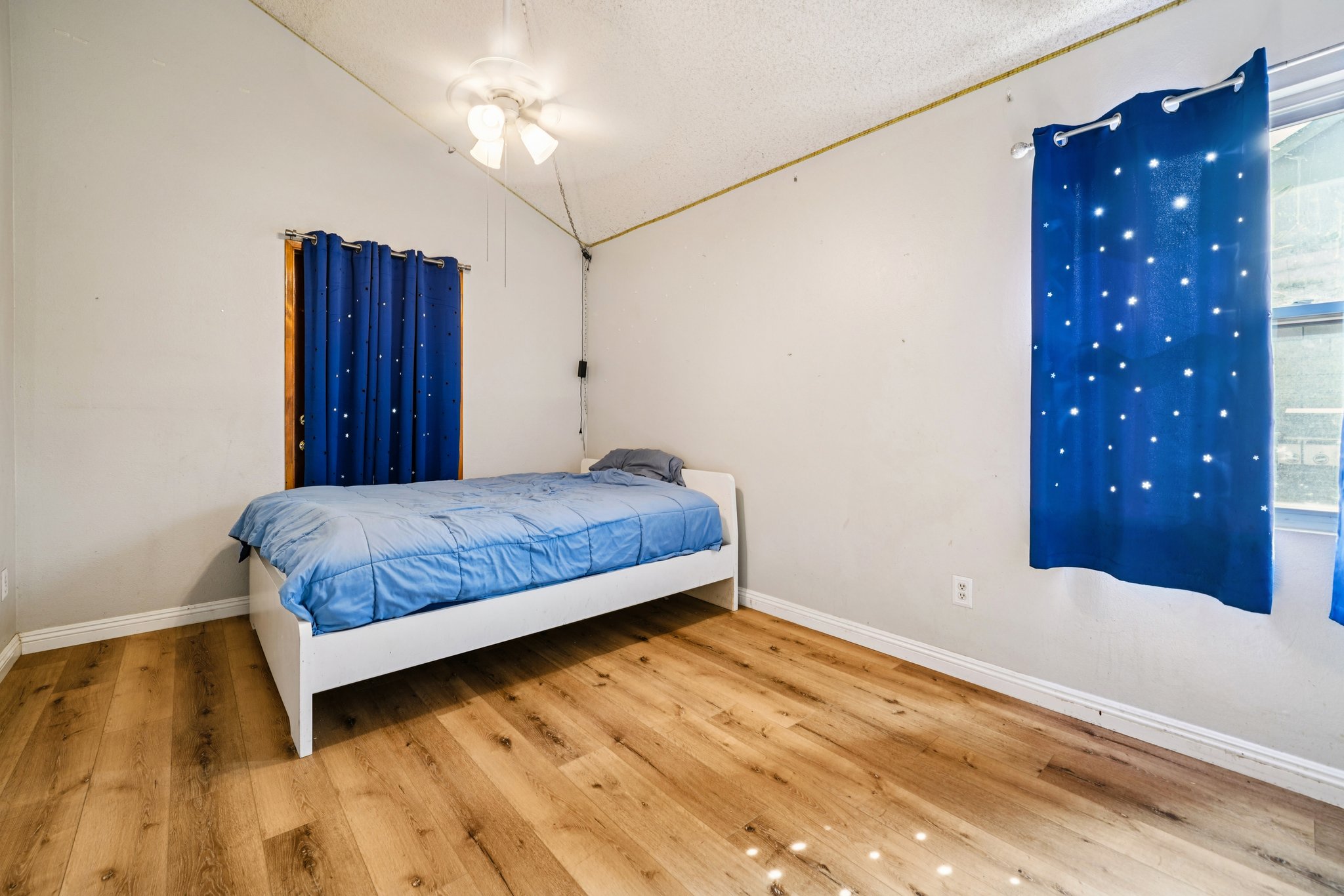 Starfire Ave S-S0111-022.jpg