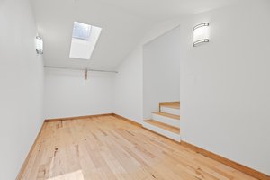  Photo 36