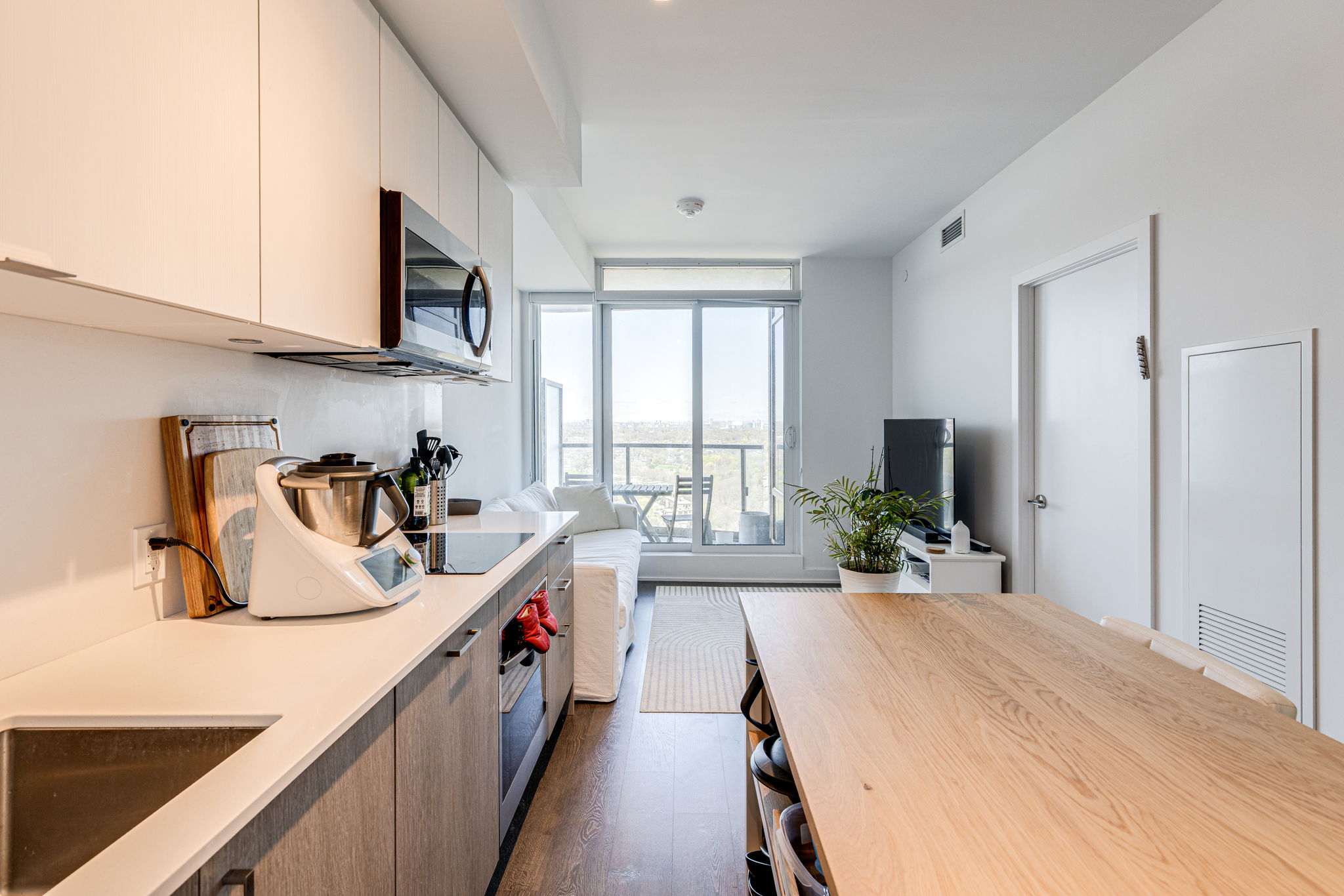 Toronto property showcase — delivered property photograph 8