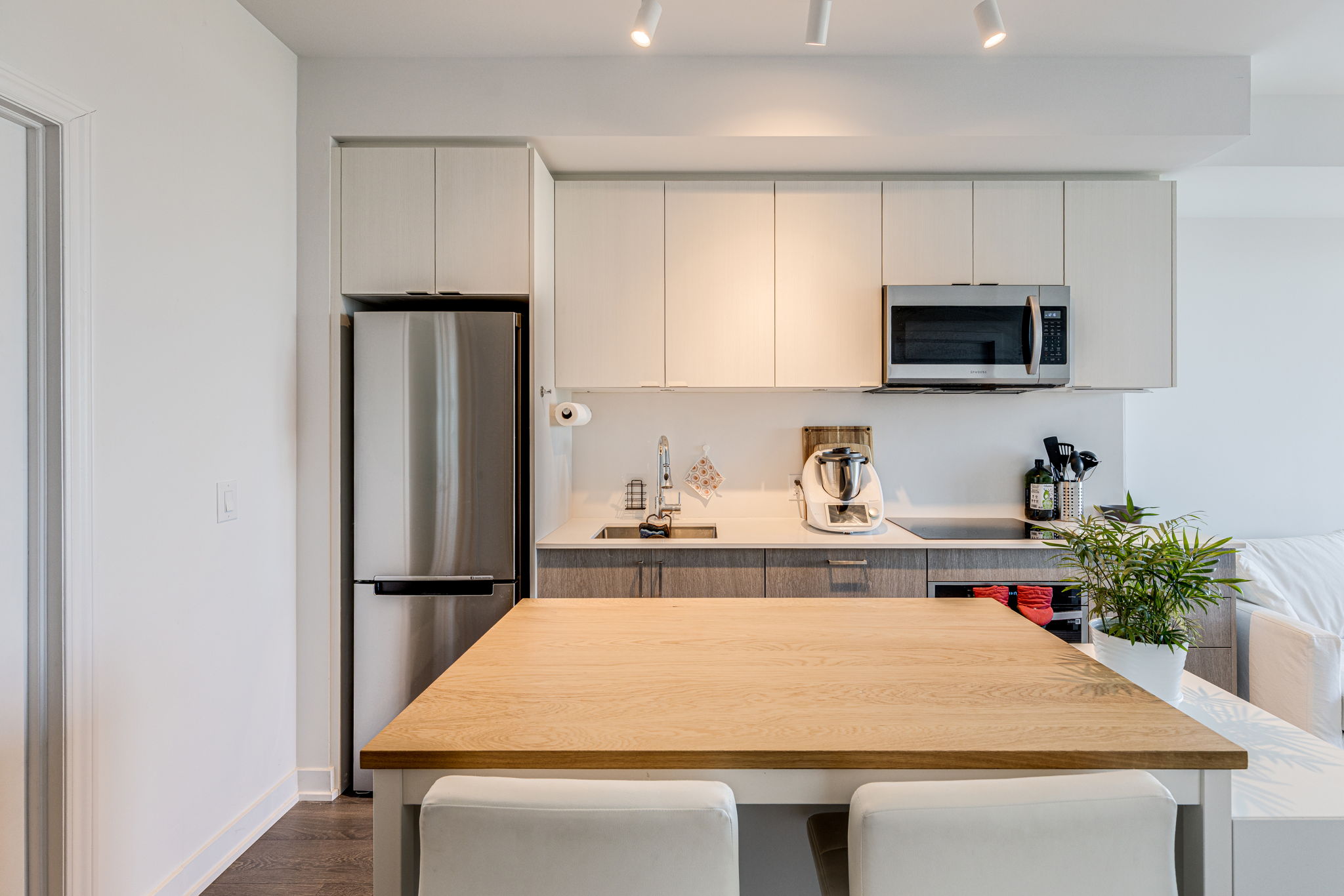 Toronto property showcase — delivered property photograph 10
