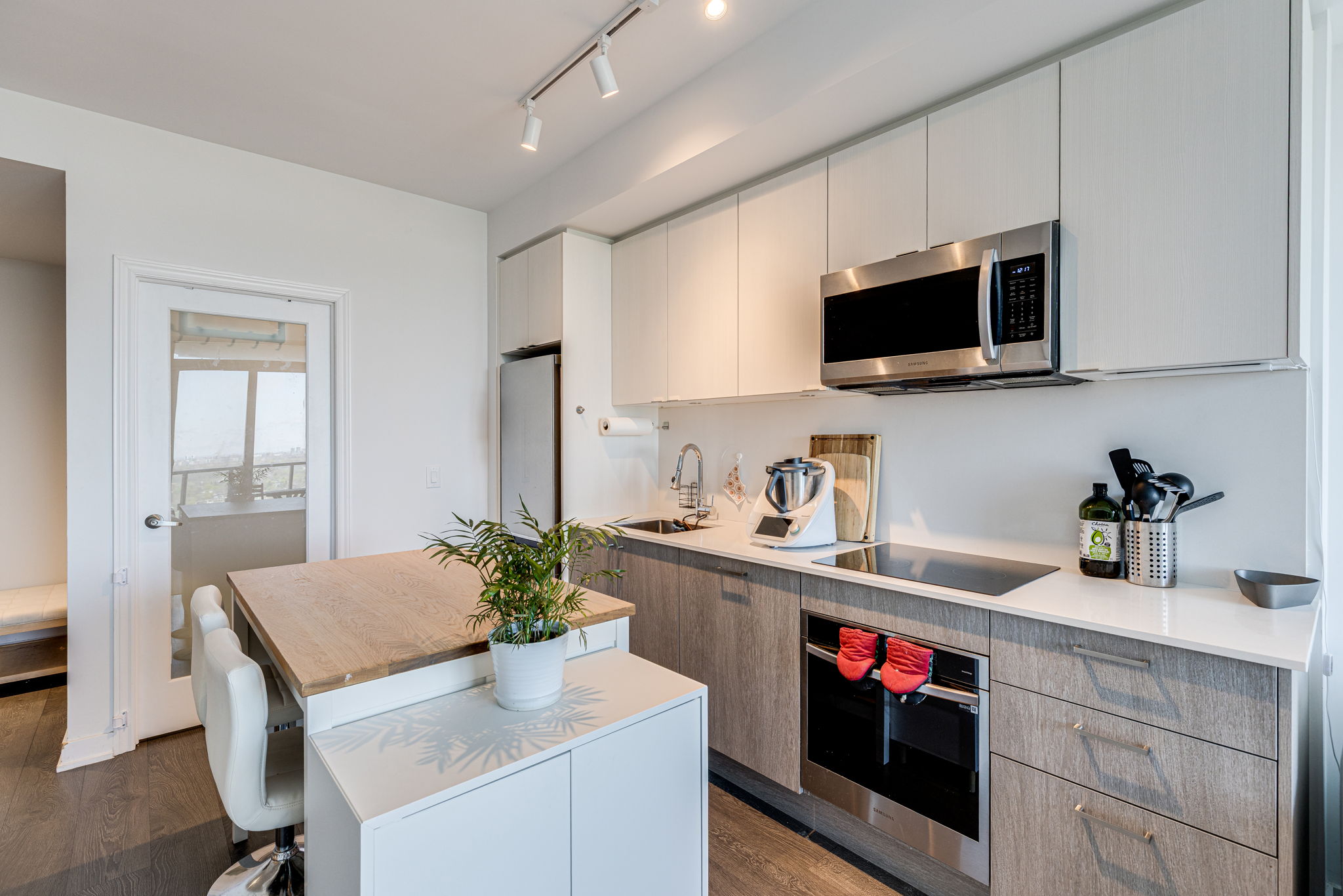 Toronto property showcase — delivered property photograph 11