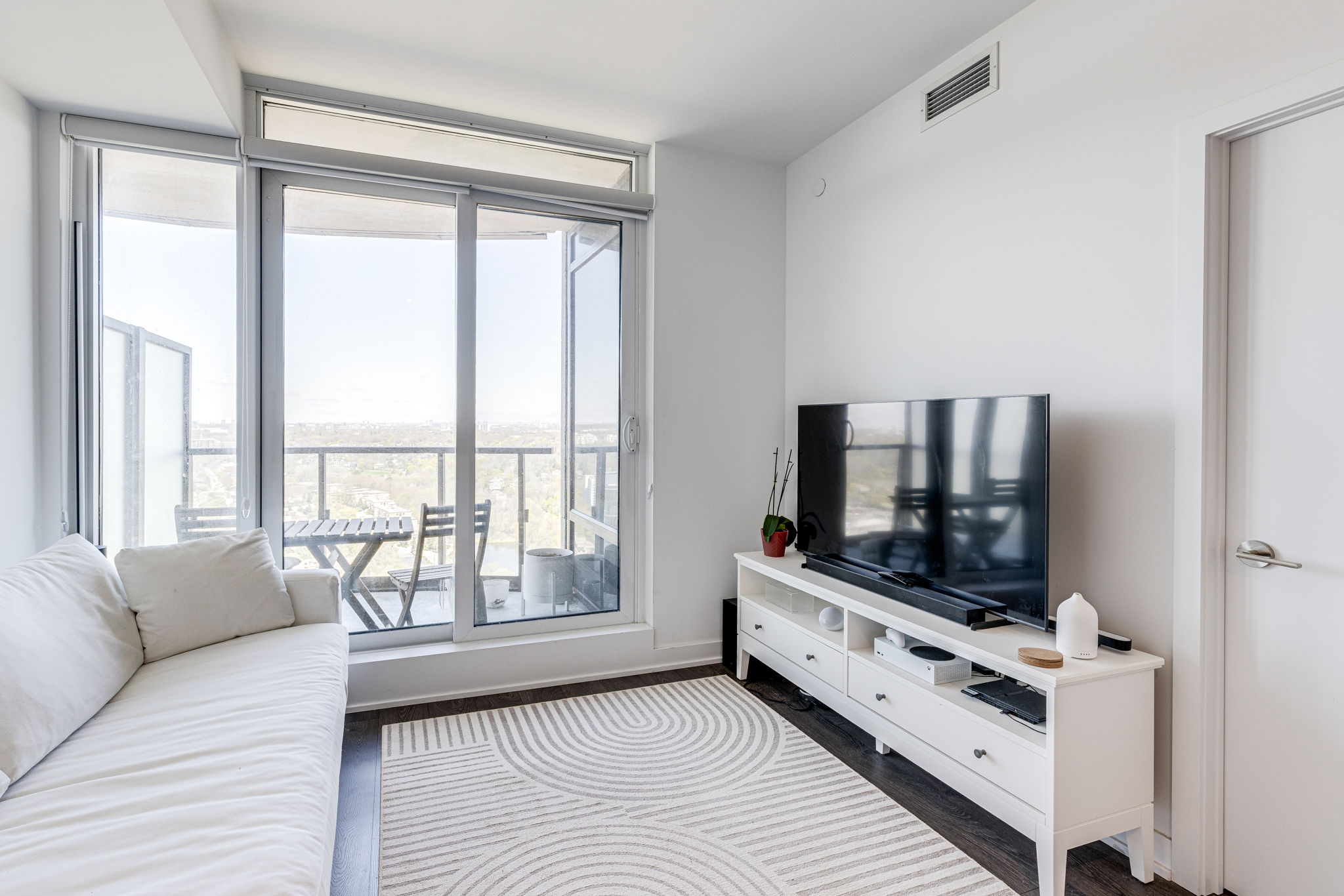Toronto property showcase — delivered property photograph 14