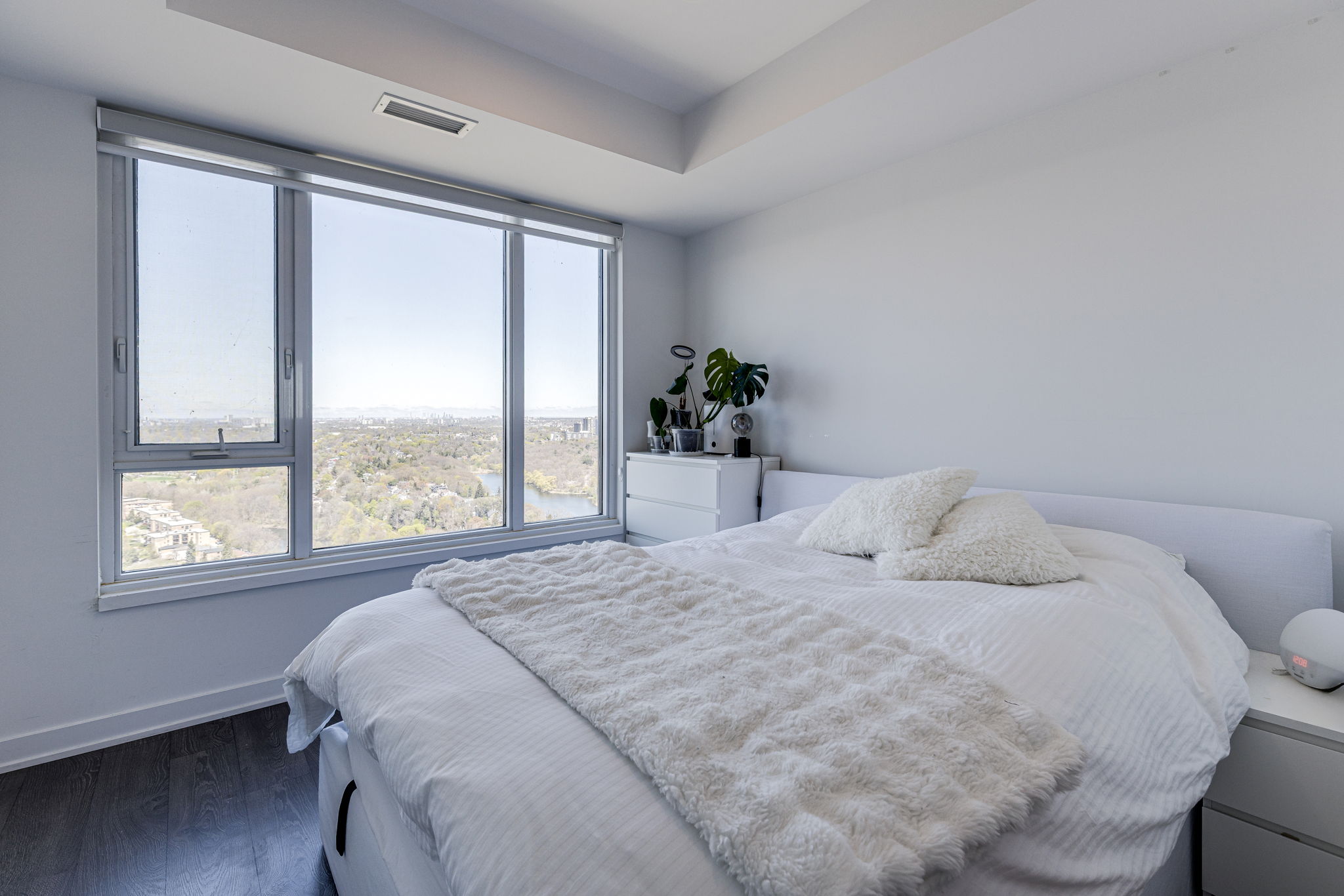 Toronto property showcase — delivered property photograph 15