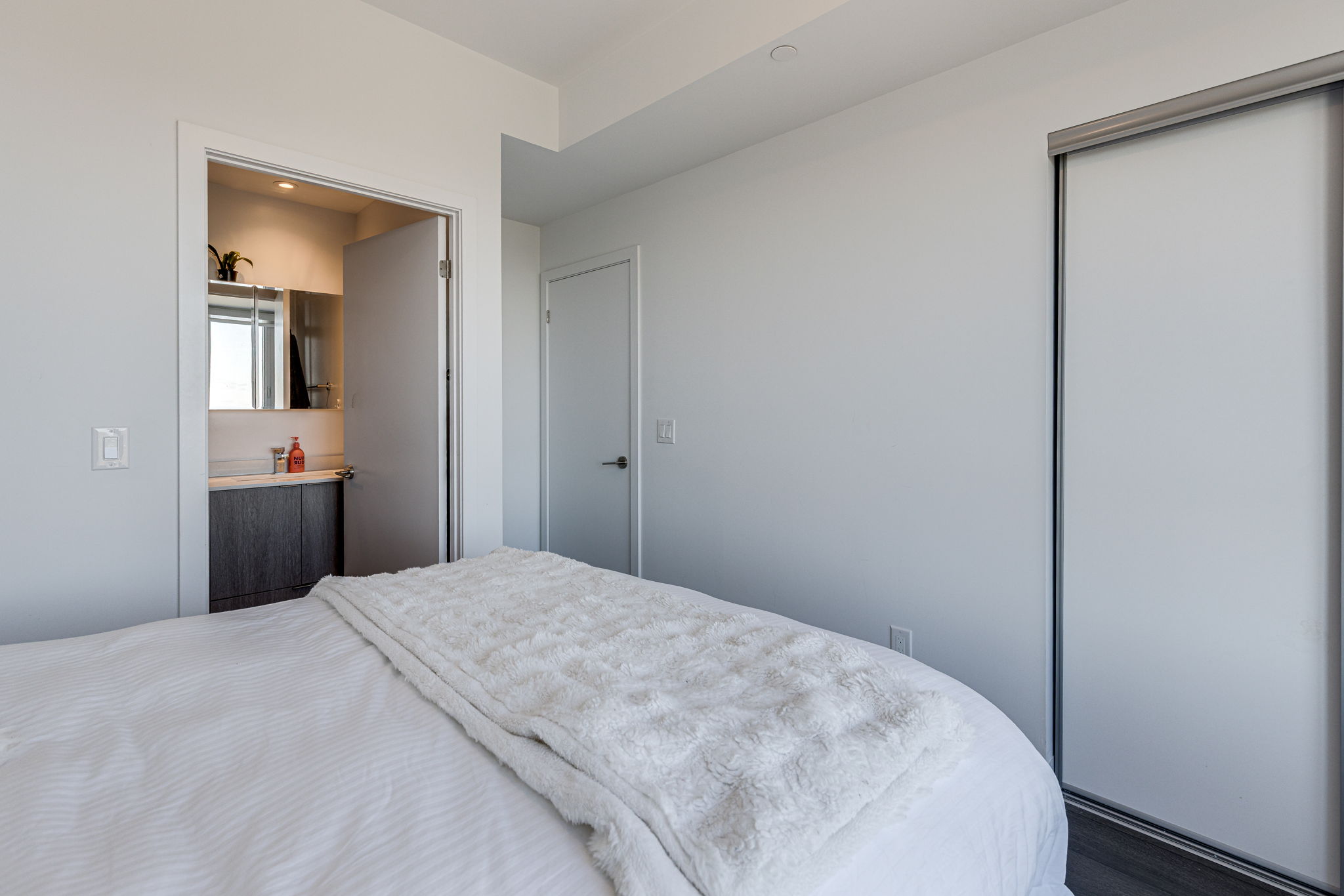Toronto property showcase — delivered property photograph 17