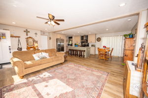  Photo 40