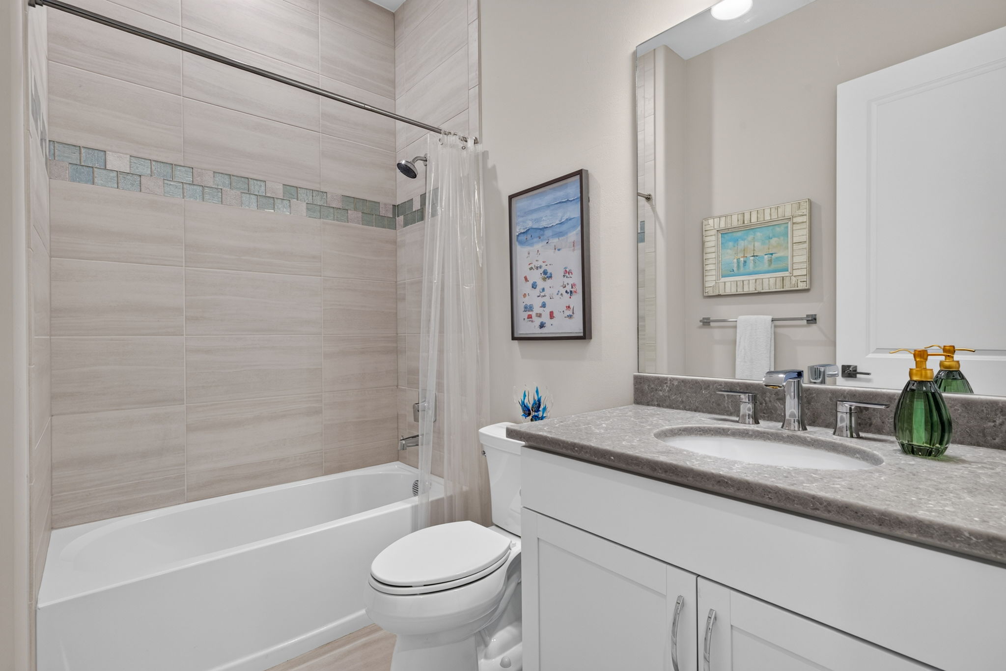 Guest Bathroom 2