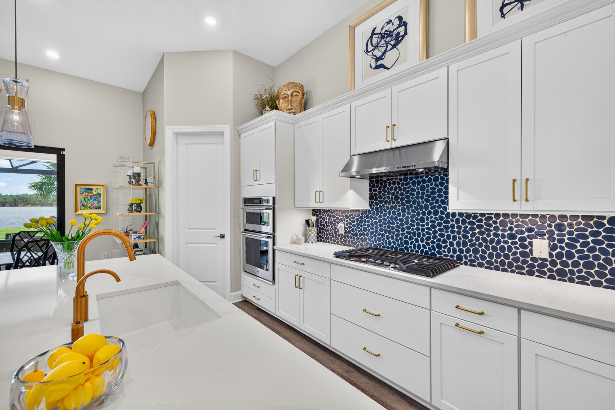 Kitchen 2 of 3