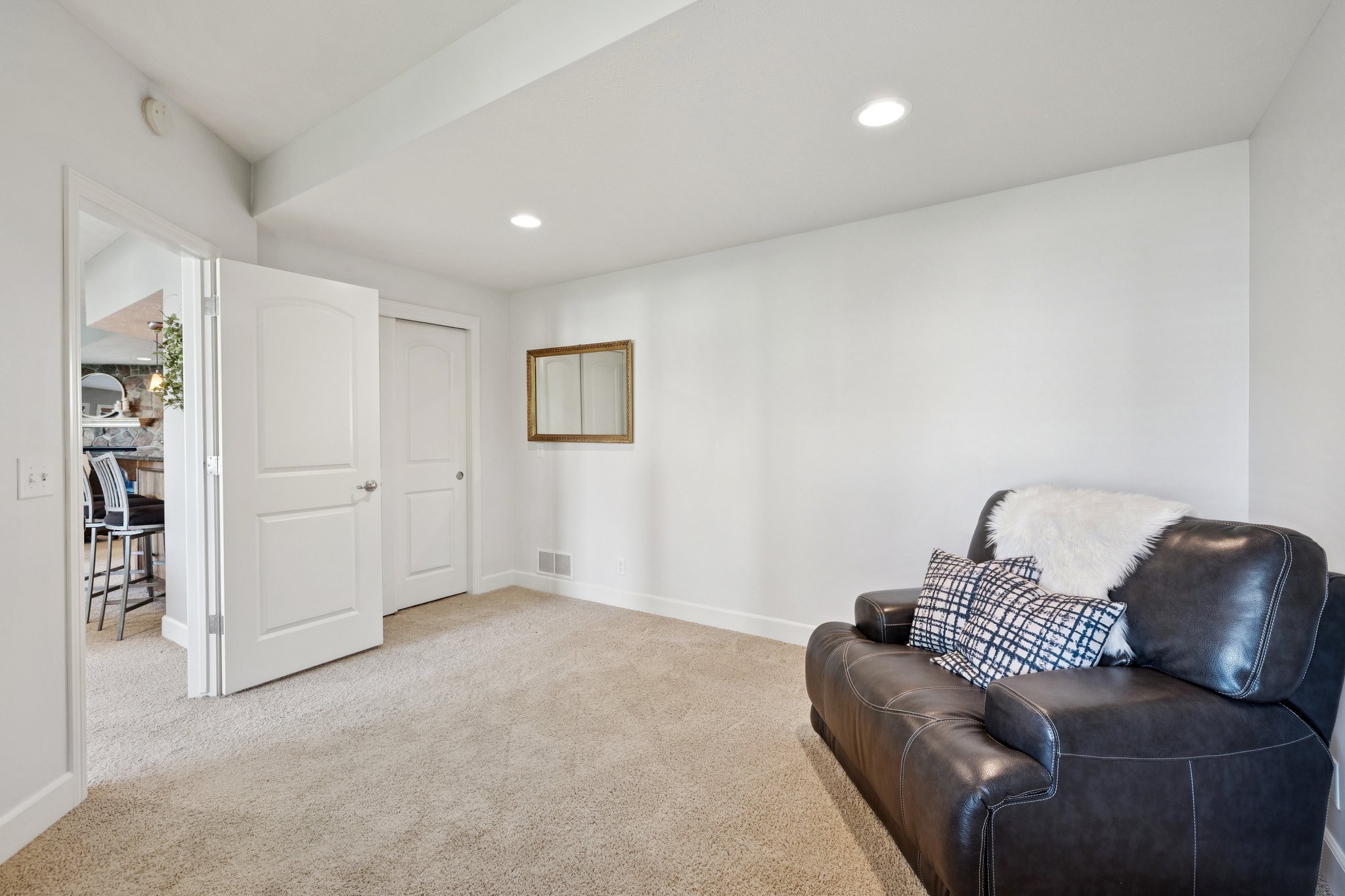 7147 - 19264 Woolworth Ave_044.jpg