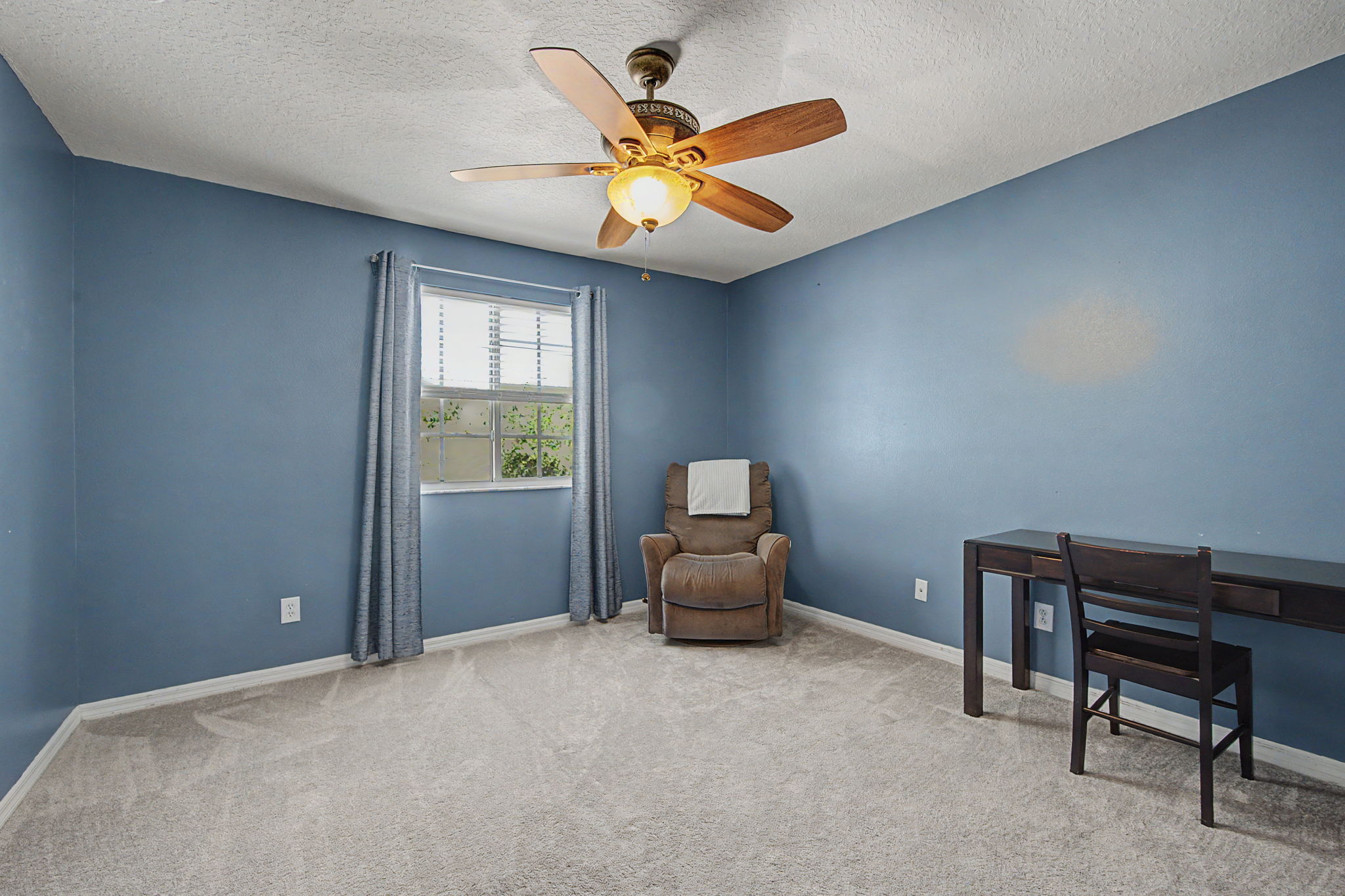 Upper Level Bedroom3a