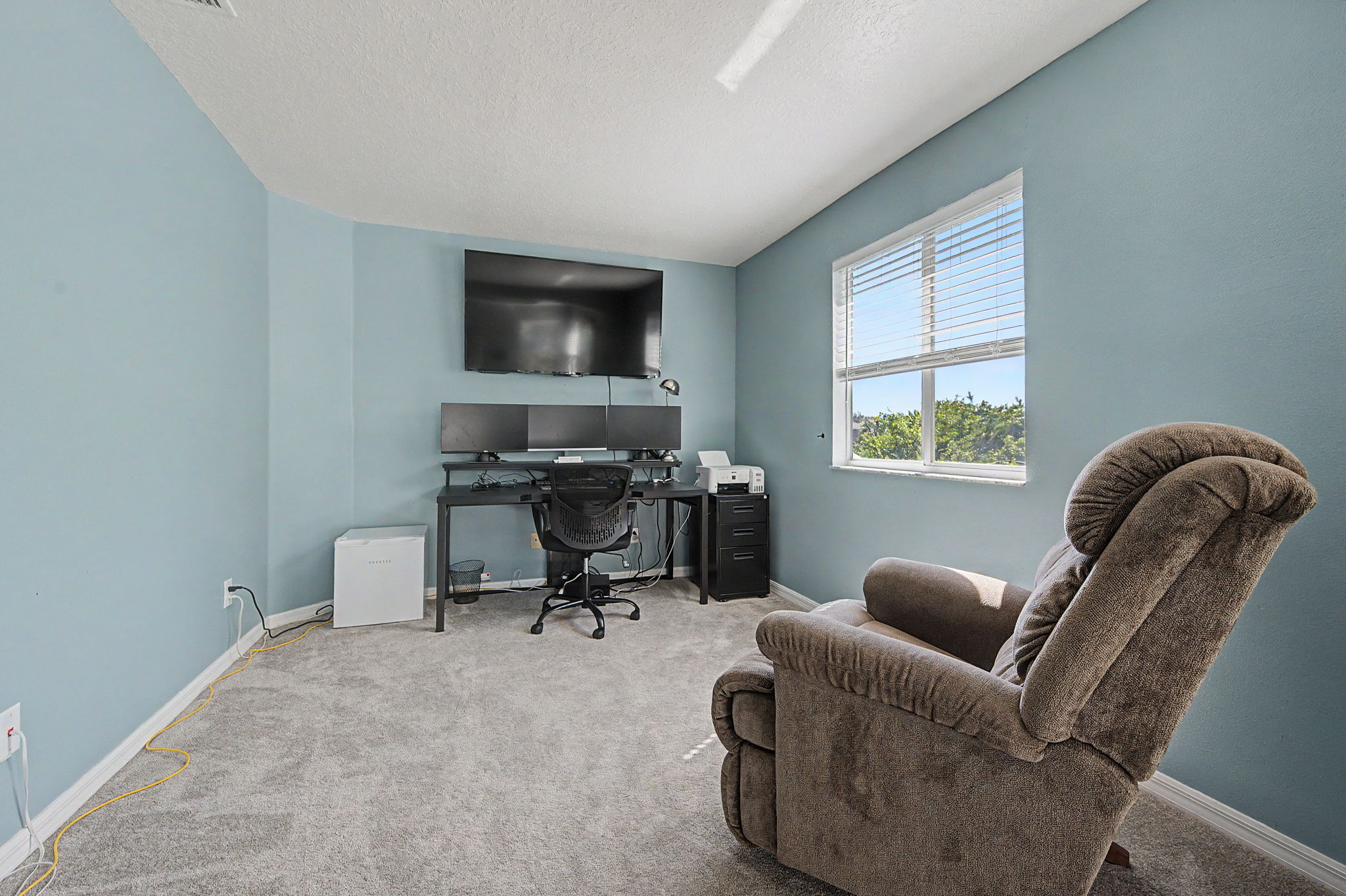 Upper Level Primary Bedroom4a