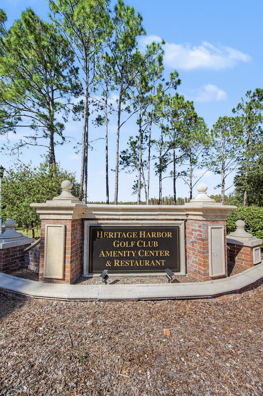 Heritage Harbor Clubhouse Entry2
