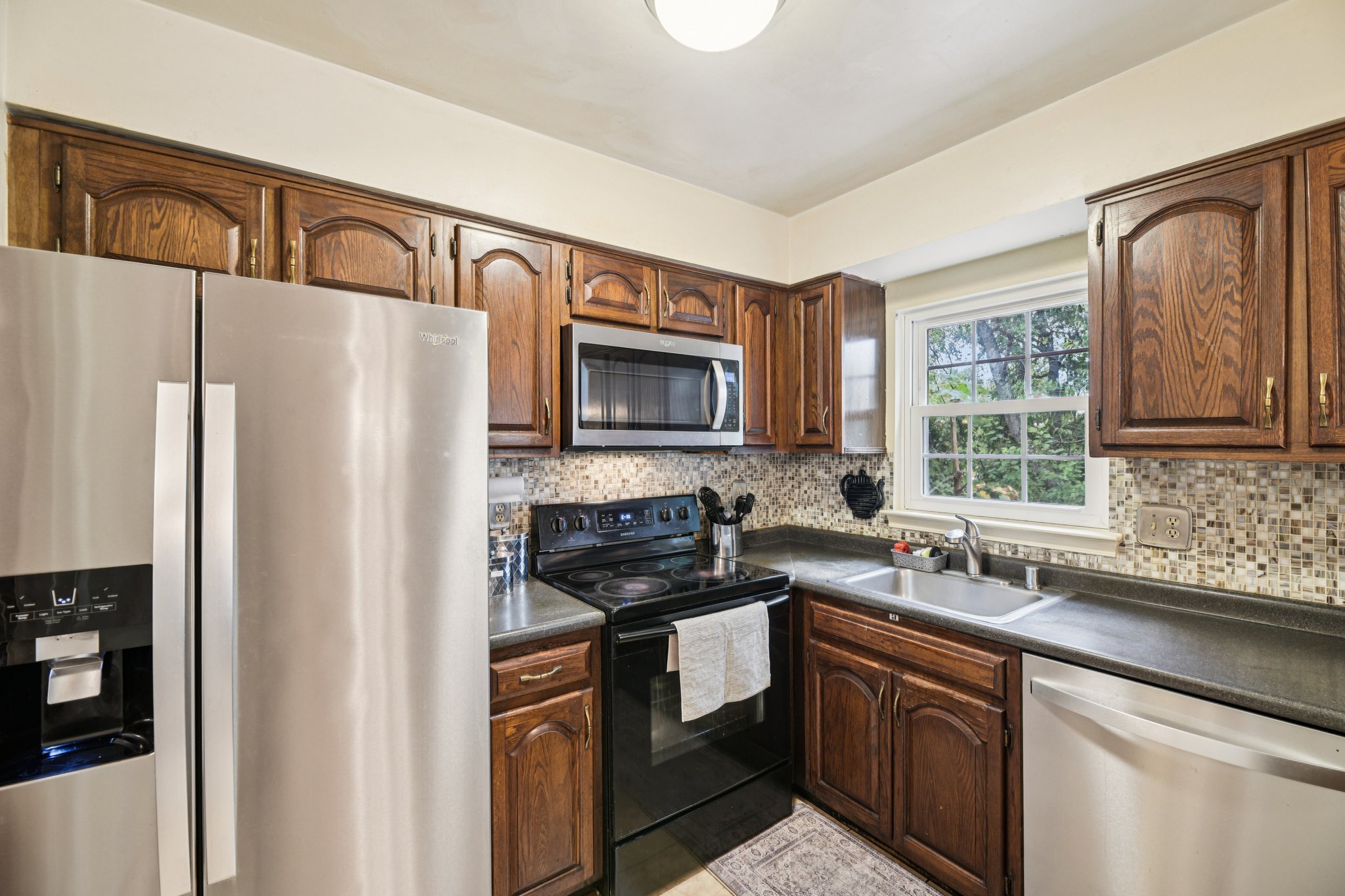 Amberstone Ct-S0110-014.jpg