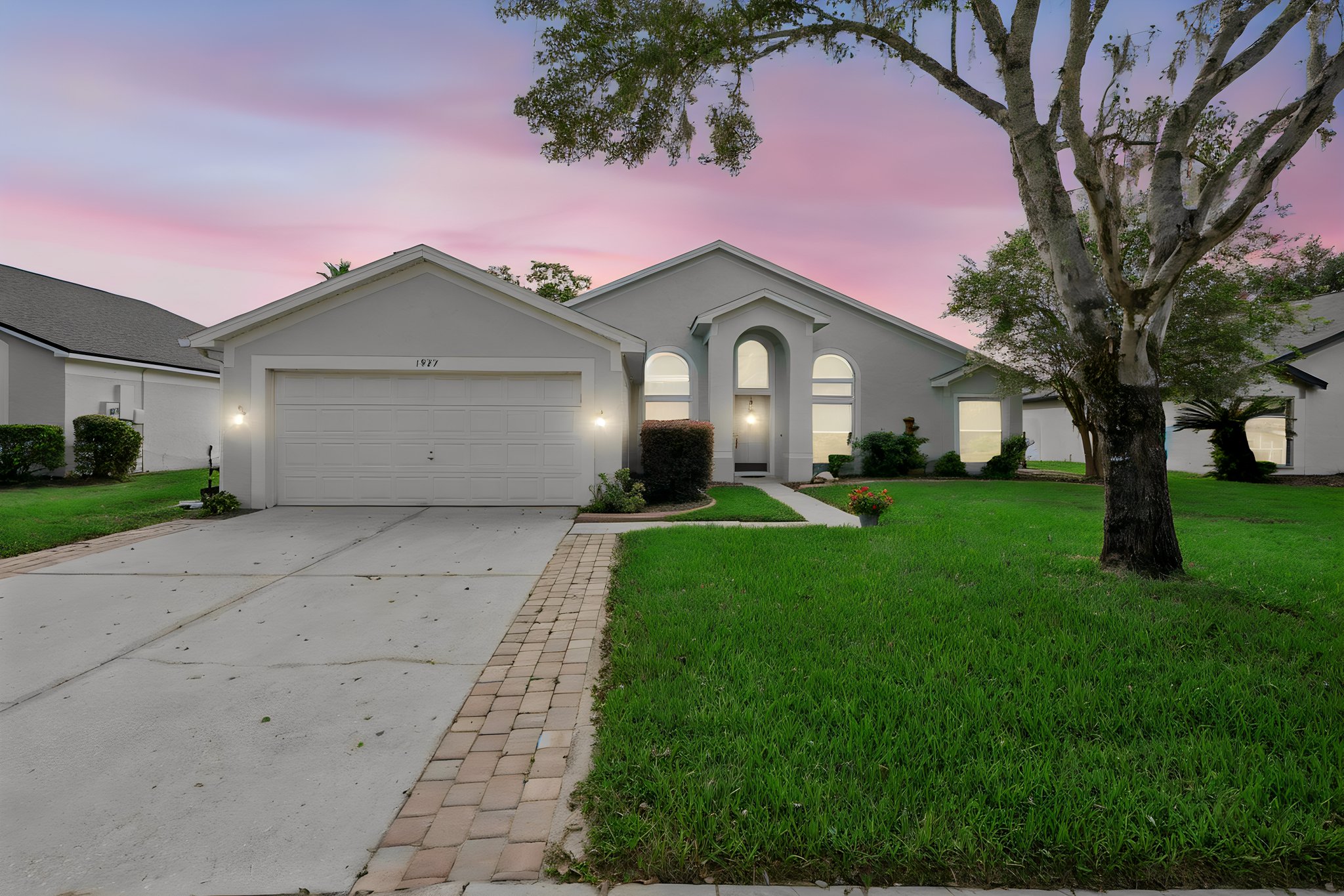 1927_Magies_Ct_Oviedo_FL_32766_DSC05153 day to dusk.jpeg